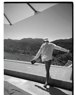 Sasha Luss feet photo thumbnail