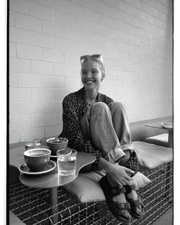 Sasha Luss feet photo thumbnail