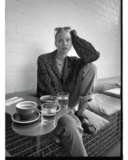 Sasha Luss feet photo thumbnail