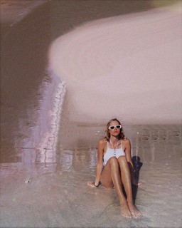 Sasha Luss feet photo thumbnail