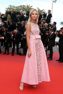 Sasha Luss feet photo thumbnail