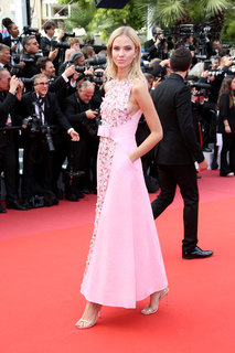 Sasha Luss feet photo thumbnail