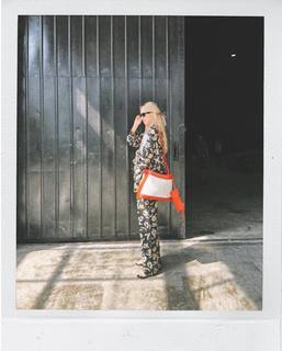 Sasha Luss feet photo thumbnail