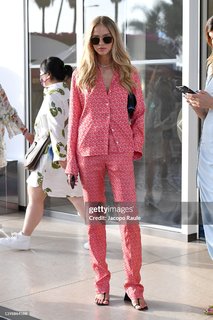 Sasha Luss feet photo thumbnail