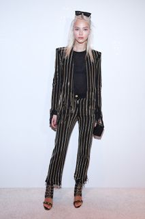 Sasha Luss feet photo thumbnail