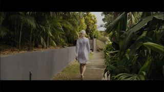 Sasha Luss feet photo thumbnail