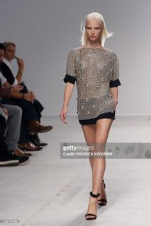 Sasha Luss feet photo 3