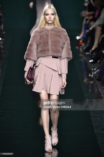 Sasha Luss feet photo 13