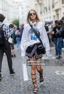 Sasha Luss feet photo 8