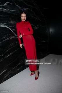 Sasha Luss feet photo 4