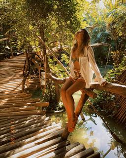 Sasha Meneghel feet photo 1