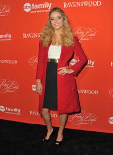 Sasha Pieterse feet photo thumbnail