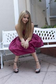 Sasha Pieterse feet photo thumbnail