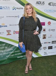 Sasha Pieterse feet photo thumbnail