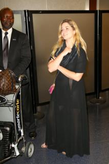 Sasha Pieterse feet photo thumbnail
