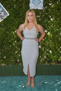 Sasha Pieterse feet photo thumbnail