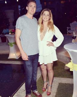 Sasha Pieterse feet photo thumbnail