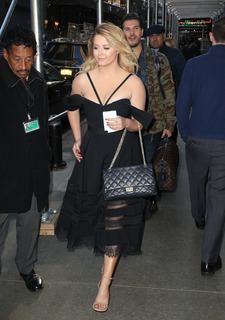 Sasha Pieterse feet photo thumbnail