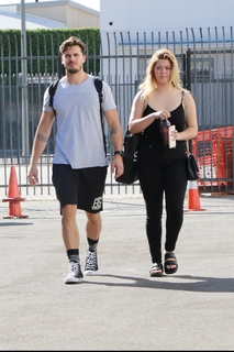 Sasha Pieterse feet photo thumbnail