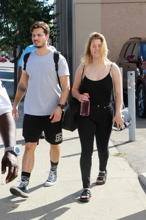 Sasha Pieterse feet photo thumbnail