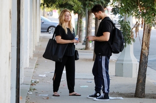 Sasha Pieterse feet photo thumbnail