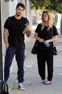 Sasha Pieterse feet photo thumbnail