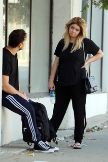 Sasha Pieterse feet photo thumbnail