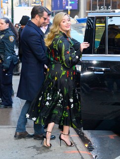 Sasha Pieterse feet photo thumbnail