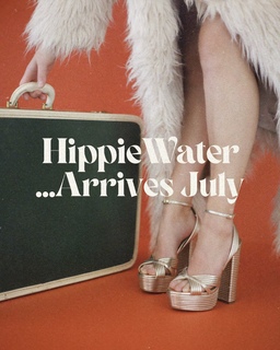 Sasha Pieterse feet photo thumbnail