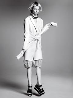 Sasha Pivovarova feet photo 4