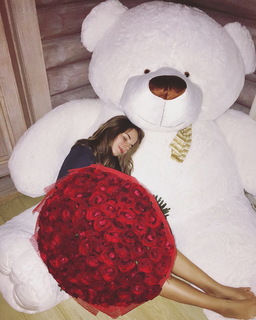 Sasha Spielberg feet photo 5