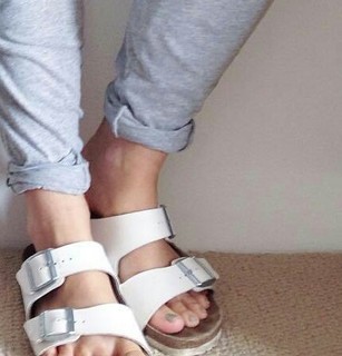 Saskia Burmeister feet photo 11