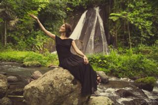 Sati Kazanova feet photo thumbnail