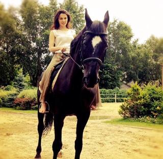 Sati Kazanova feet photo thumbnail