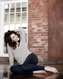 Sati Kazanova feet photo thumbnail