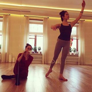 Sati Kazanova feet photo thumbnail