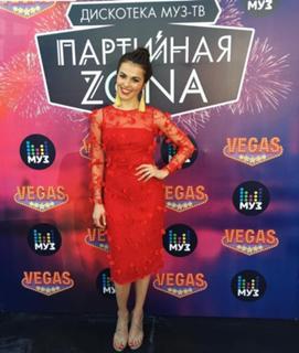 Sati Kazanova feet photo thumbnail