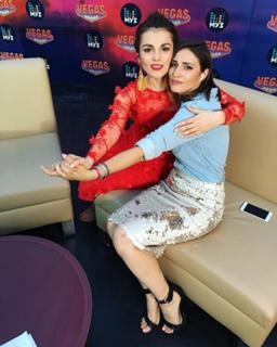 Sati Kazanova feet photo thumbnail