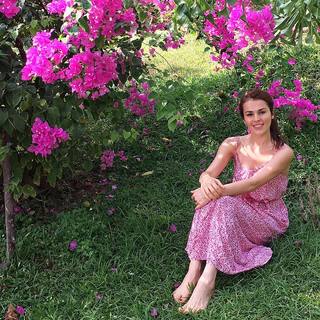 Sati Kazanova feet photo thumbnail