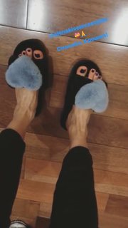 Sati Kazanova feet photo thumbnail