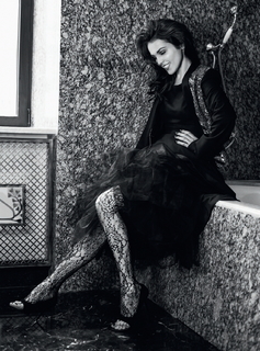 Sati Kazanova feet photo thumbnail