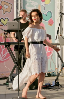 Sati Kazanova feet photo thumbnail