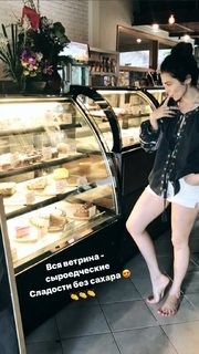 Sati Kazanova feet photo thumbnail