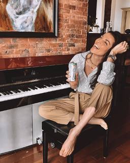 Sati Kazanova feet photo thumbnail