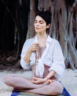 Sati Kazanova feet photo thumbnail