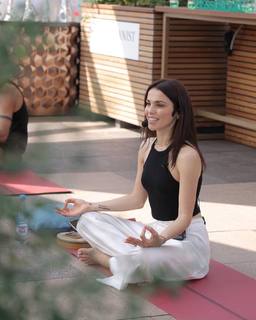 Sati Kazanova feet photo thumbnail