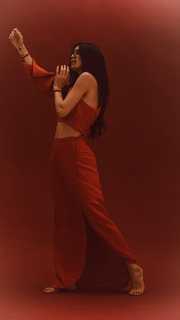Sati Kazanova feet photo thumbnail