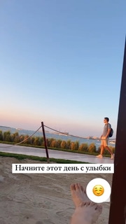 Sati Kazanova feet photo thumbnail