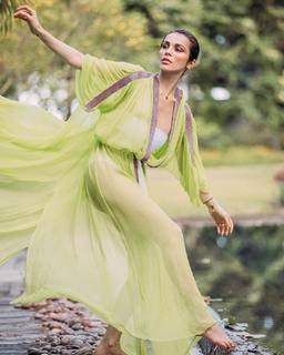 Sati Kazanova feet photo thumbnail