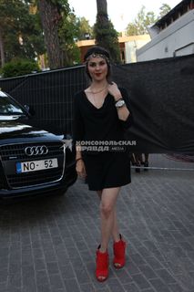 Sati Kazanova feet photo thumbnail